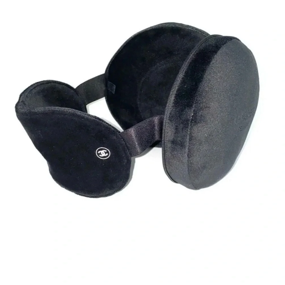 CHANEL Elegant Black travel Eye Mask & Pillow(052)